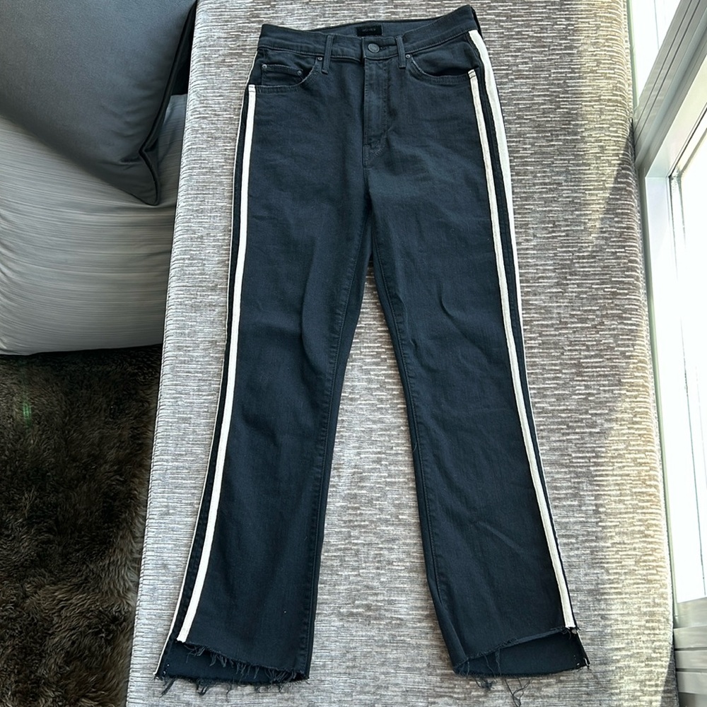 Mother black cropped jean.